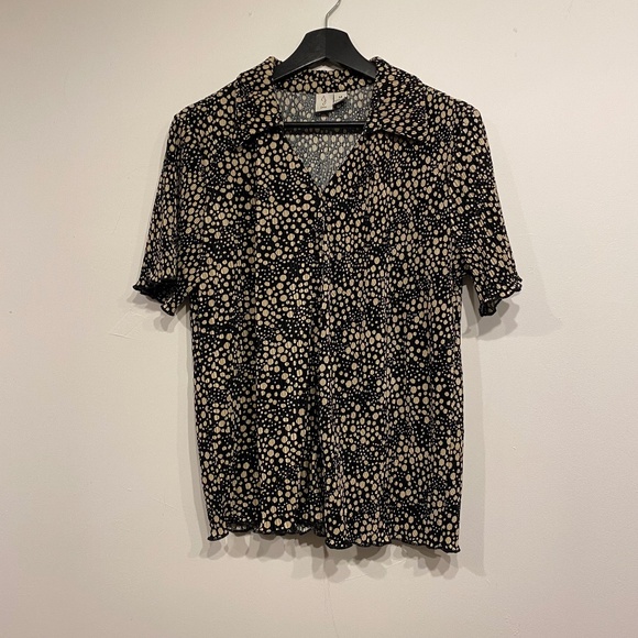 Joie Pleated Black and Beige Button Down T-Shirt Size Medium - Picture 1 of 5